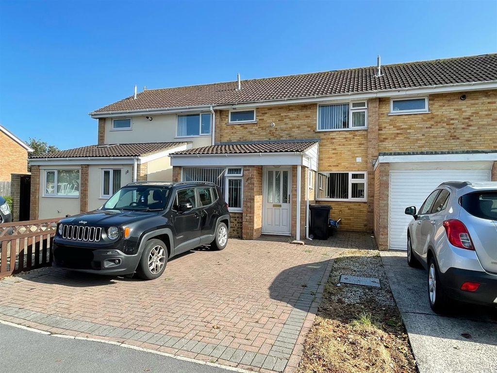 4 bed terraced house for sale in Gloucester Road, BurnhamOnSea TA8, £