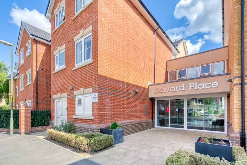 1 bed property for sale in Churchfield Road, WaltonOnThames KT12, £