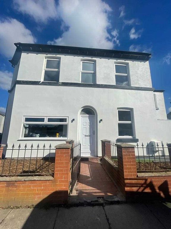 3 bed semidetached house to rent in Palmerston Road, Garston