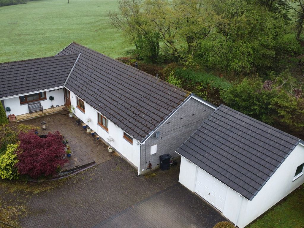 4 bed bungalow for sale in Machynlleth, Powys SY20, £300,000