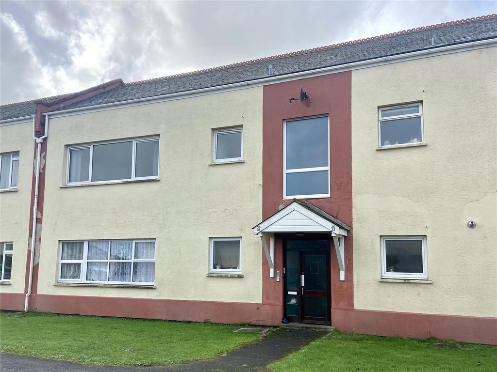 Studio to rent in 36 Kent Row, Llanion Park, Pembroke Dock
