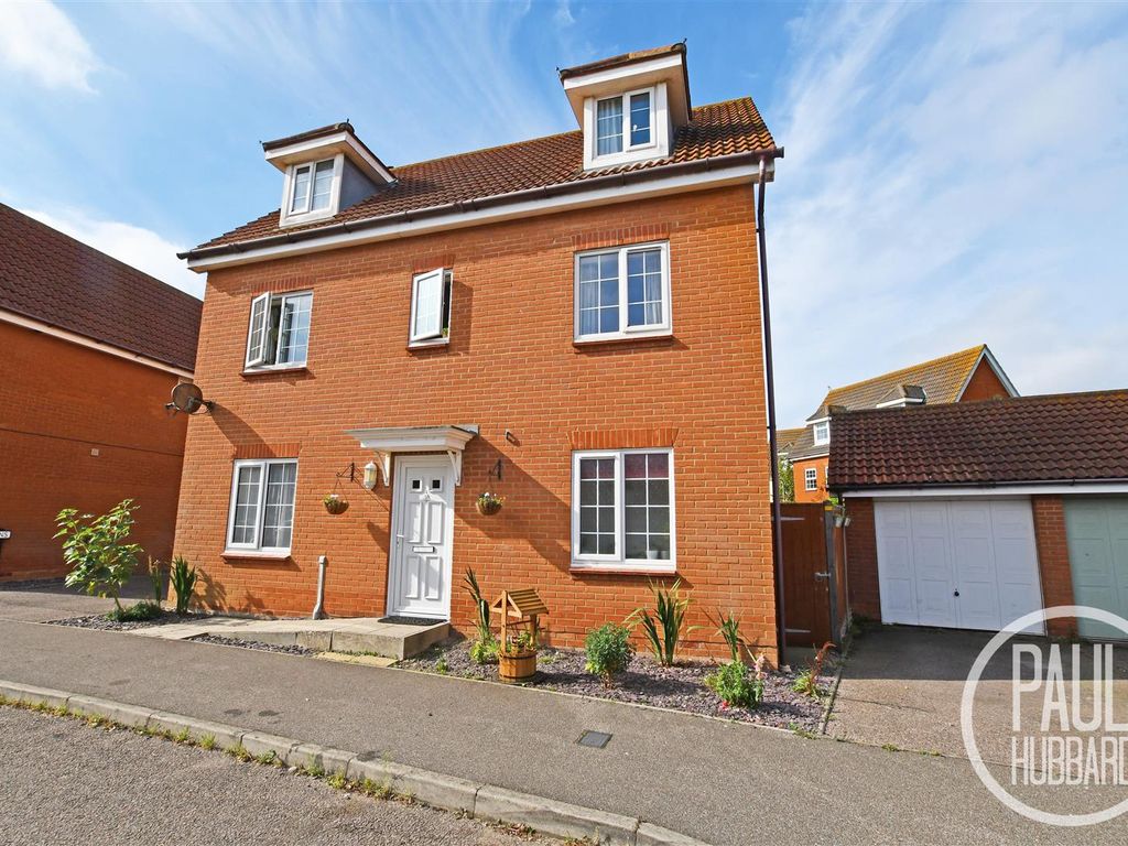 6 bed detached house for sale in Abbeydale, Carlton Colville NR33, £