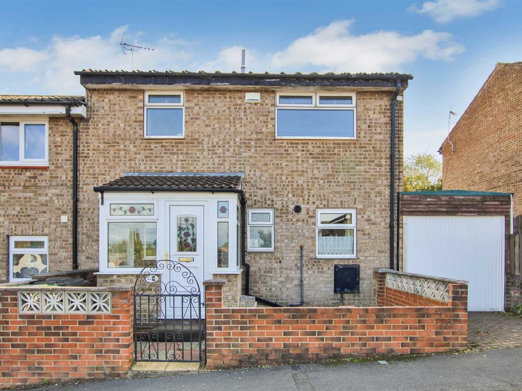 3 bed semidetached house for sale in Bellmount Place, Bramley, Leeds