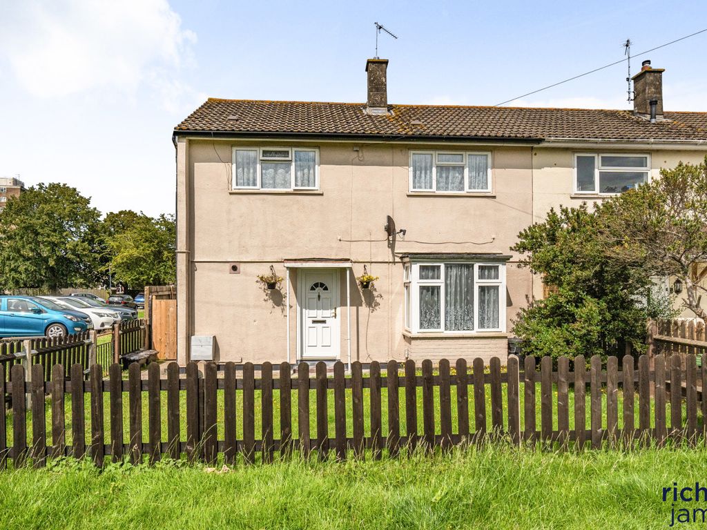 3 bed end terrace house for sale in Kingswood Avenue, Swindon SN3 Zoopla