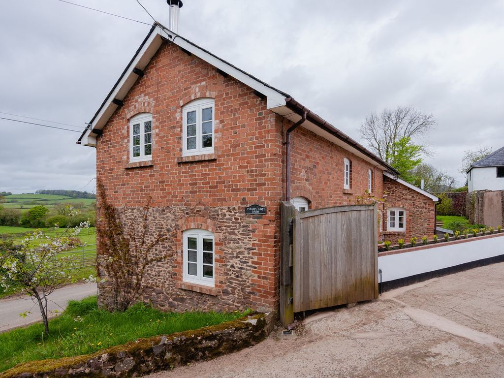 3 bed detached house to rent in Stockleigh Pomeroy, Crediton EX17, £