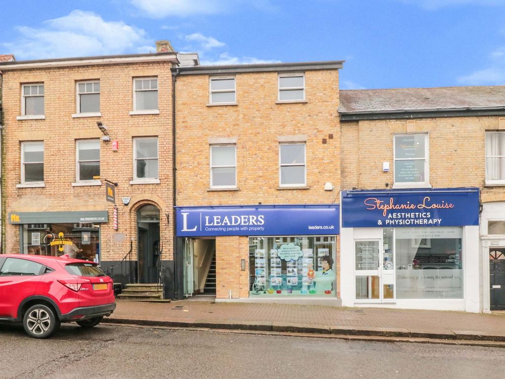 2 bed property to rent in North Street, Stortford CM23, £1,100