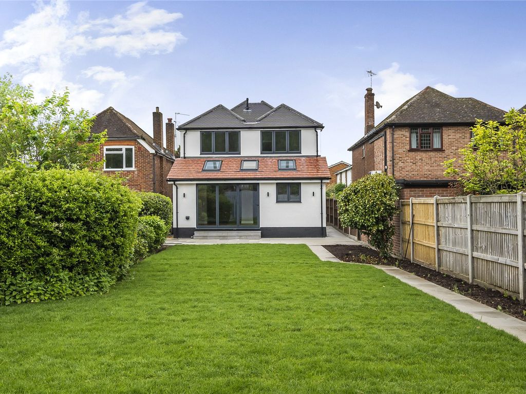 4 bed detached house for sale in Knaphill, Woking, Surrey GU21, £