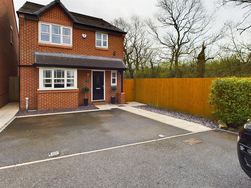 3 bed detached house for sale in Peak Forest Close, Hyde SK14 Zoopla