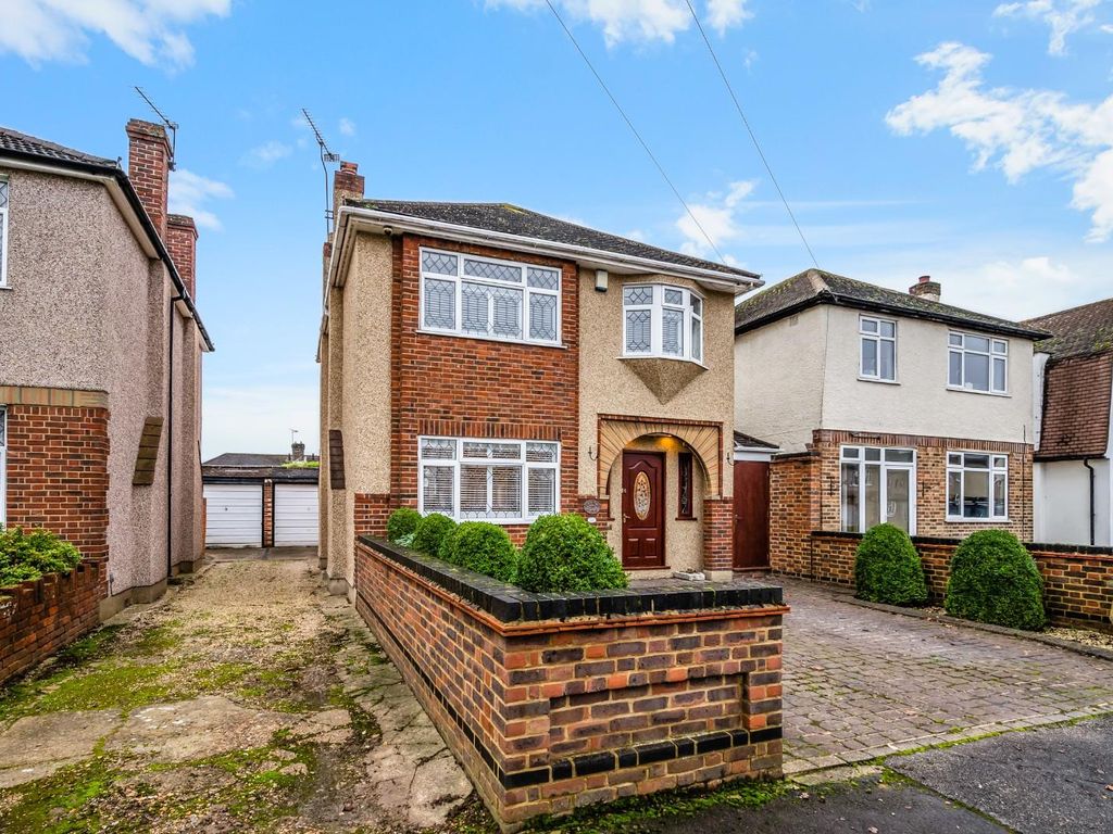 3 bed detached house for sale in Francis Close, Ewell, Epsom KT19 Zoopla