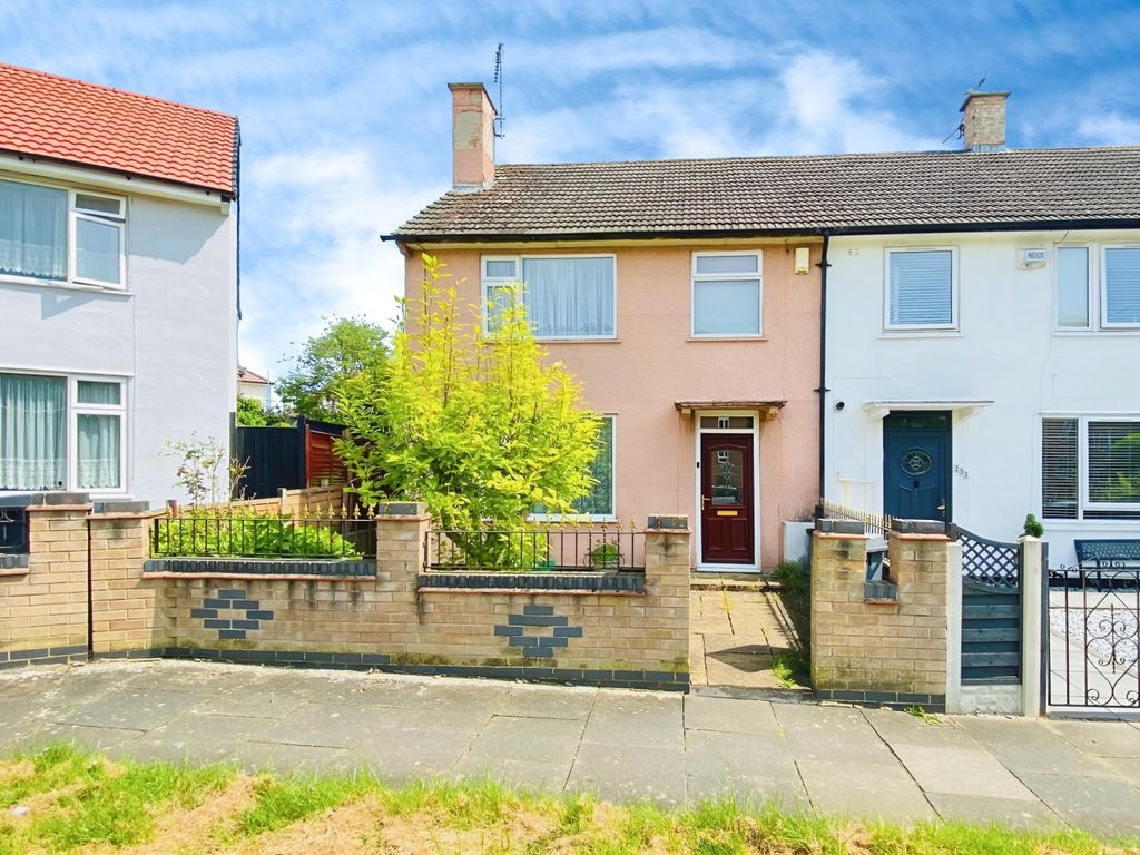 3 bed end terrace house for sale in Aikman Avenue, New Parks, Leicester