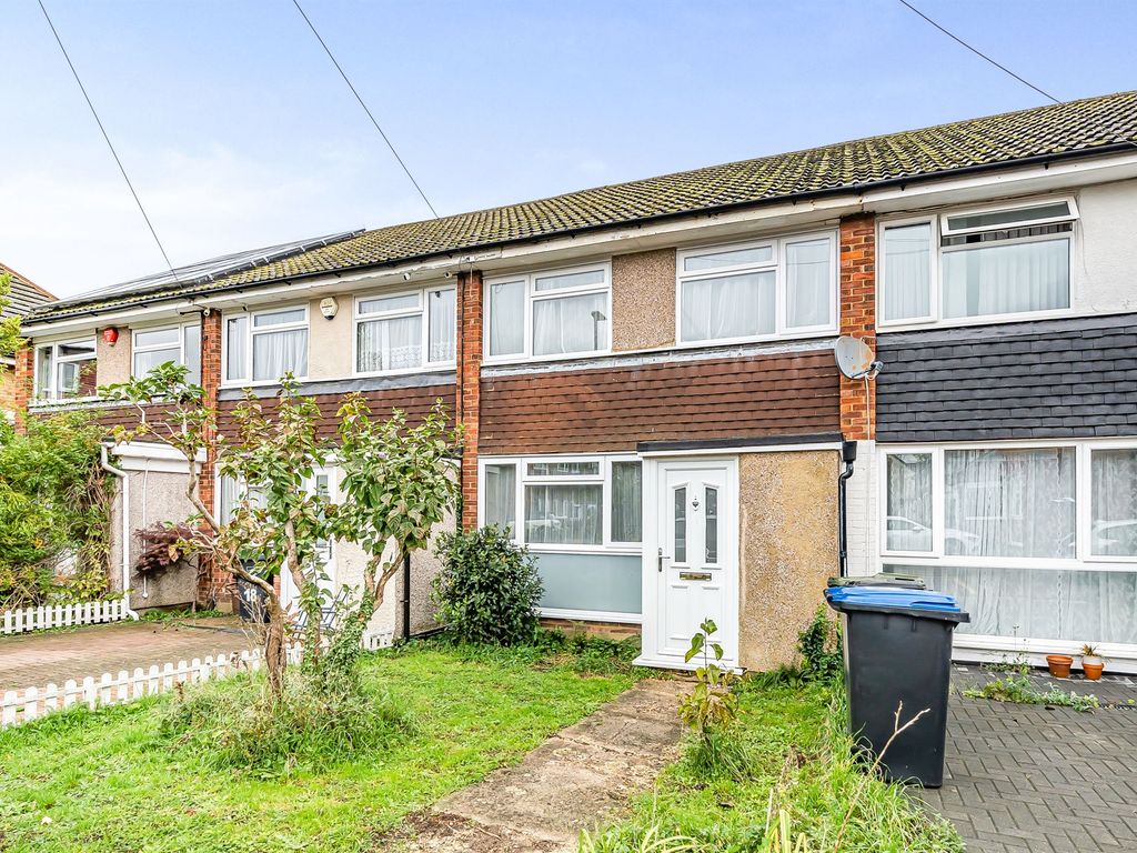 3 bed terraced house for sale in Acorn Close, Enfield EN2, £450,000
