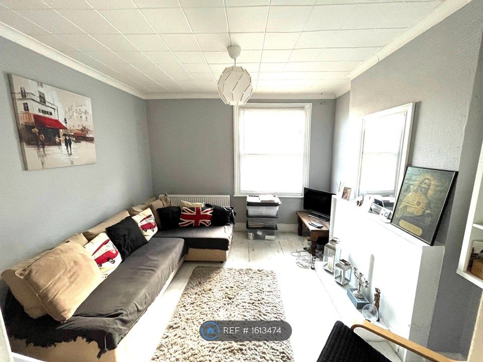 3 bed flat to rent in Banister Road, London W10 Zoopla