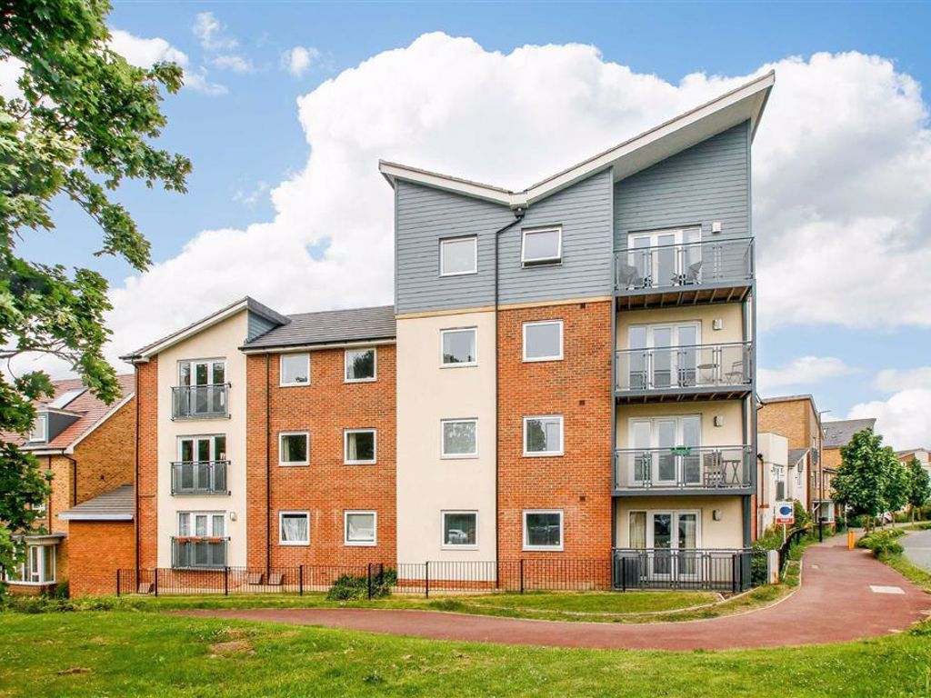 3 bed flat to rent in Addington Avenue, Wolverton Park, Milton Keynes