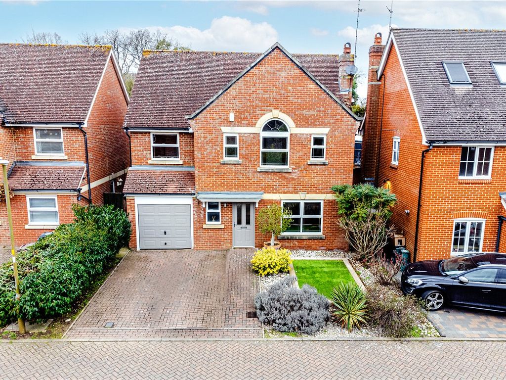 4 bed detached house for sale in Ellis Fields, St. Albans