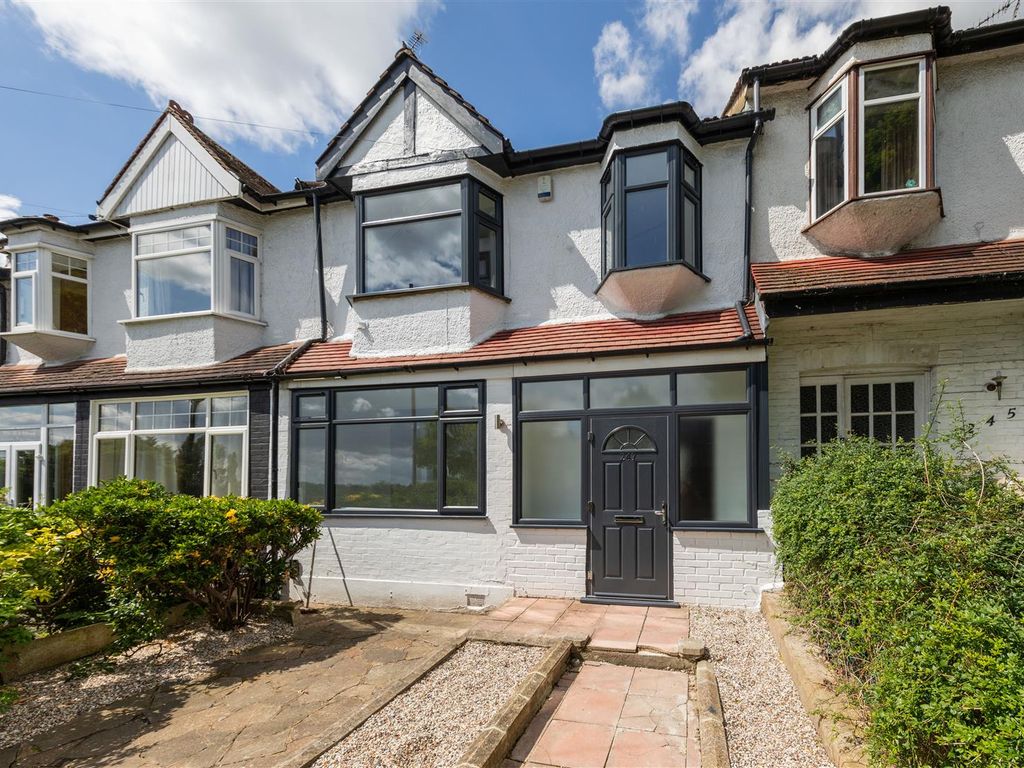 3 bed terraced house for sale in Larkshall Road, London E4, £625,000