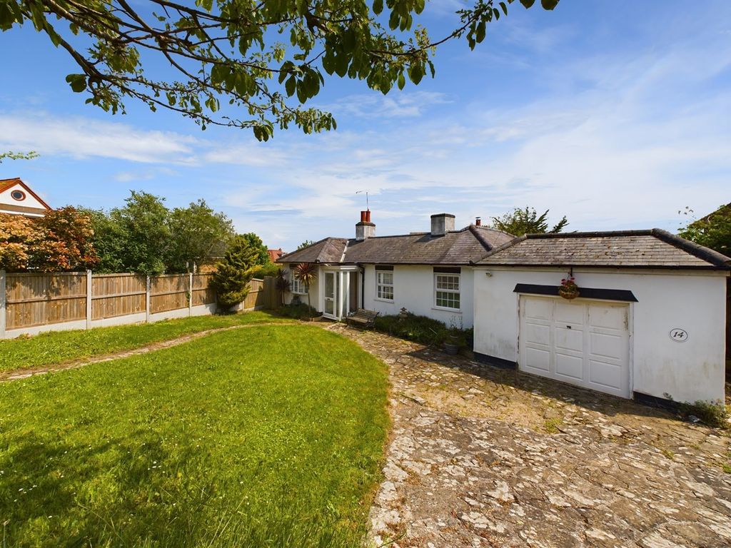 3 bed bungalow for sale in North Foreland Road, Broadstairs CT10, £