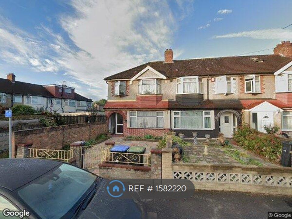 3 bed semidetached house to rent in Richmond Crescent, London N9 Zoopla
