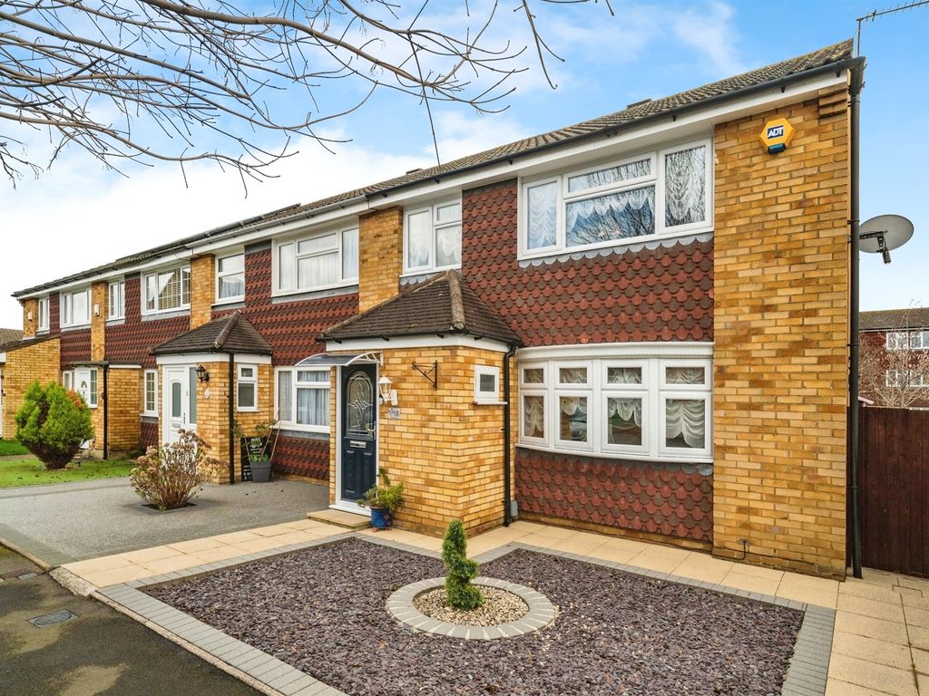 3 bed end terrace house for sale in The Croft, Broxbourne EN10, £
