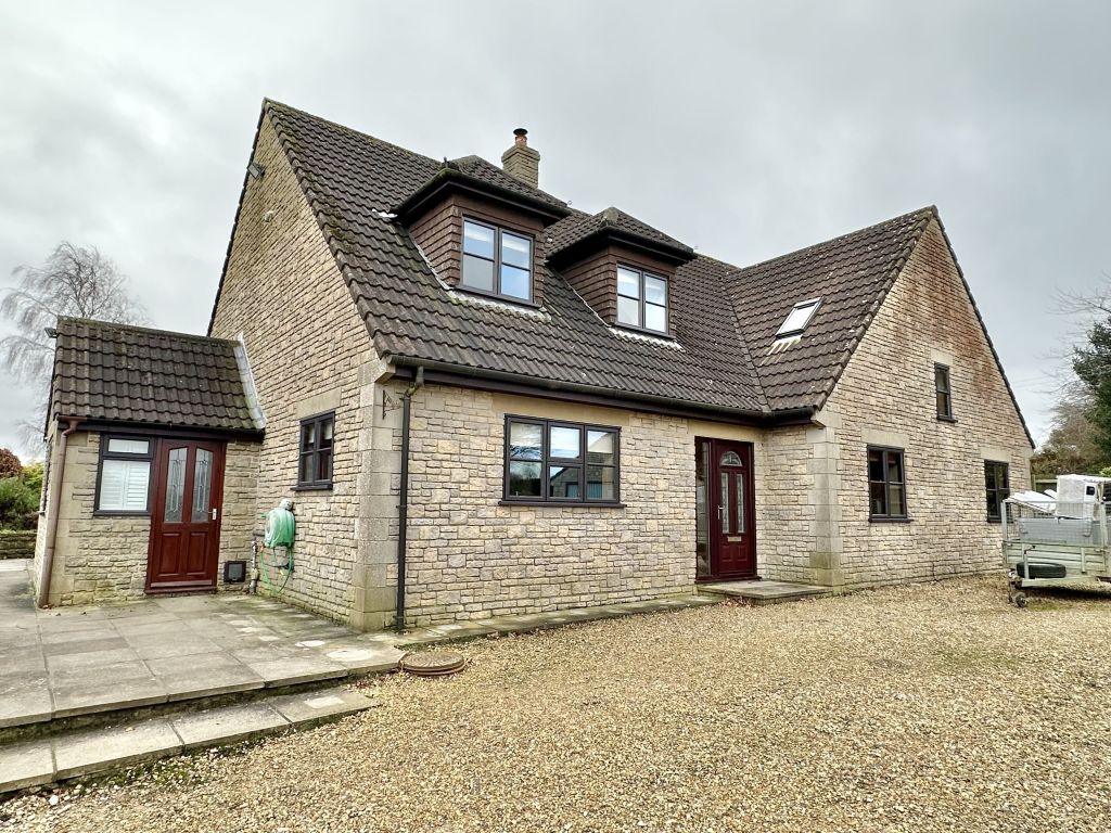 5 bed detached house to rent in Coombe Street, Pen Selwood BA9, £2,250