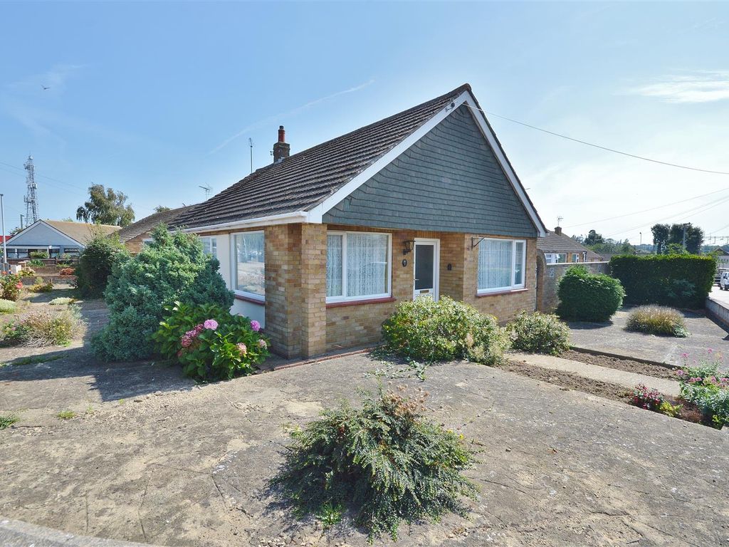 2 bed detached bungalow for sale in Bonham Close, ClactonOnSea CO15