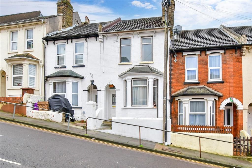 3 bed terraced house for sale in Institute Road, Chatham, Kent ME4, £