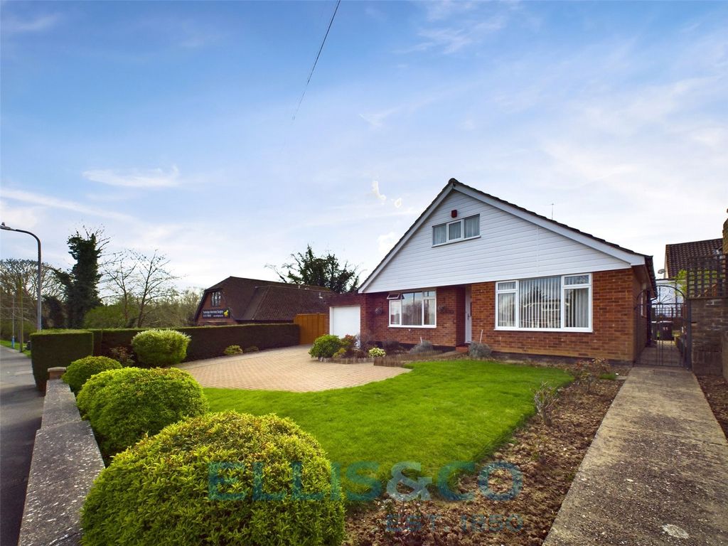 3 bed bungalow for sale in Higham Lane, Tonbridge, Kent TN10, £585,000
