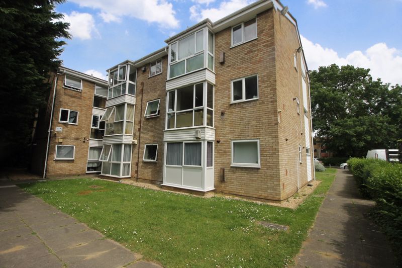 2 bed flat to rent in Woburn Court, Vincent Road, Luton LU4 Zoopla