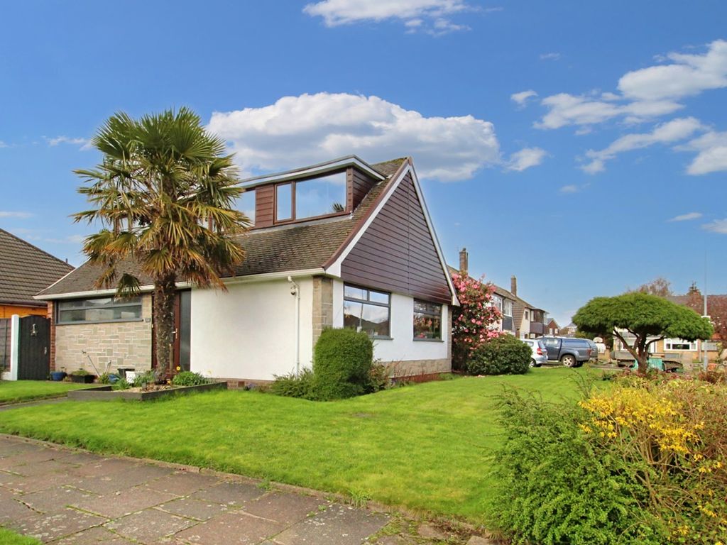 3 bed semidetached bungalow for sale in Coniston Avenue, AshtonIn