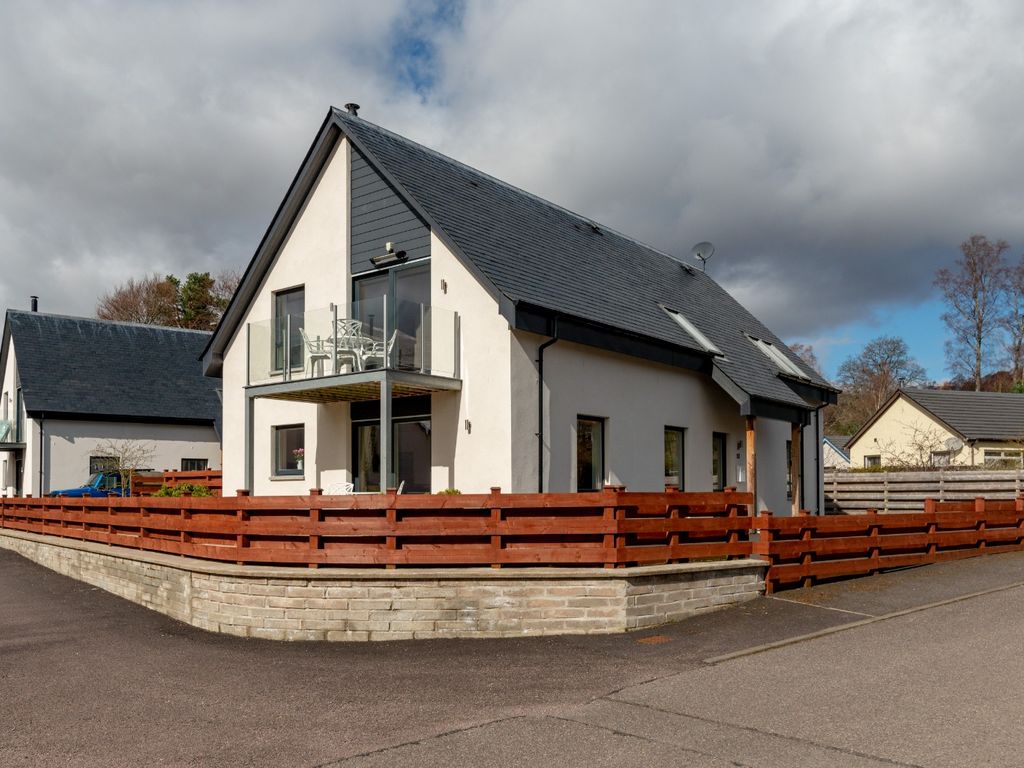 4 bed detached house for sale in 10 Lodge Park, Fort William Road