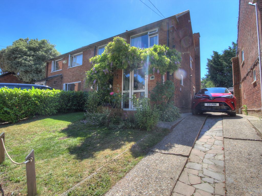3 bed semidetached house for sale in Barton Road, Langley, Slough SL3 Zoopla