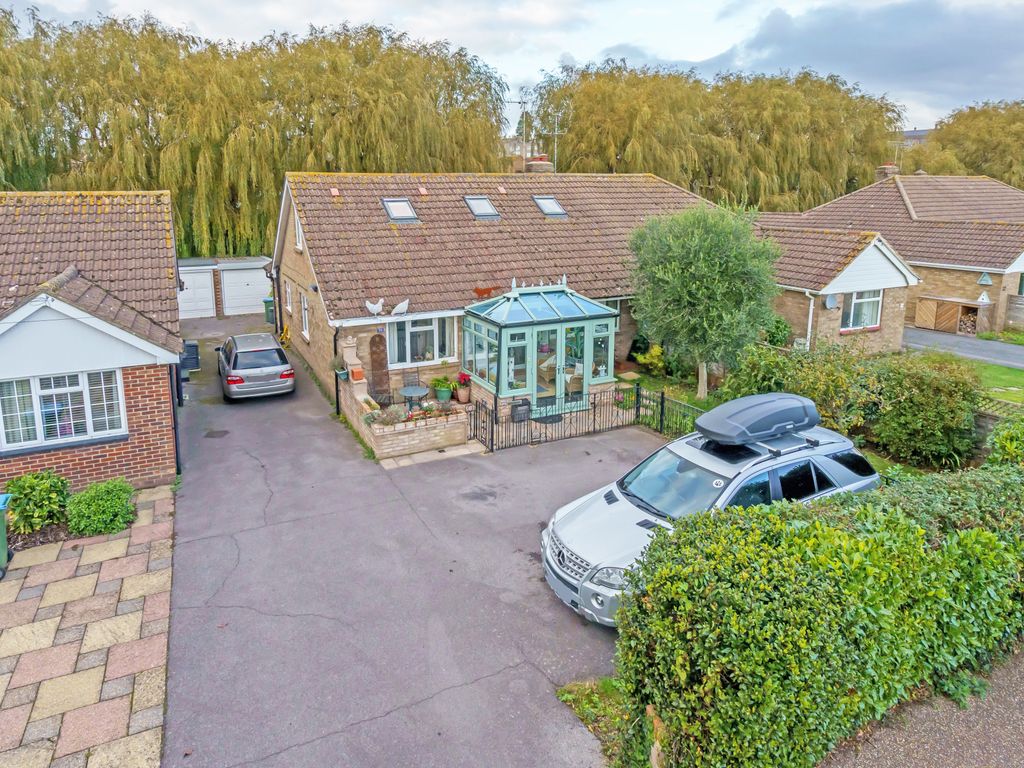 4 bed semidetached bungalow for sale in Fitzalan Road, Arundel BN18