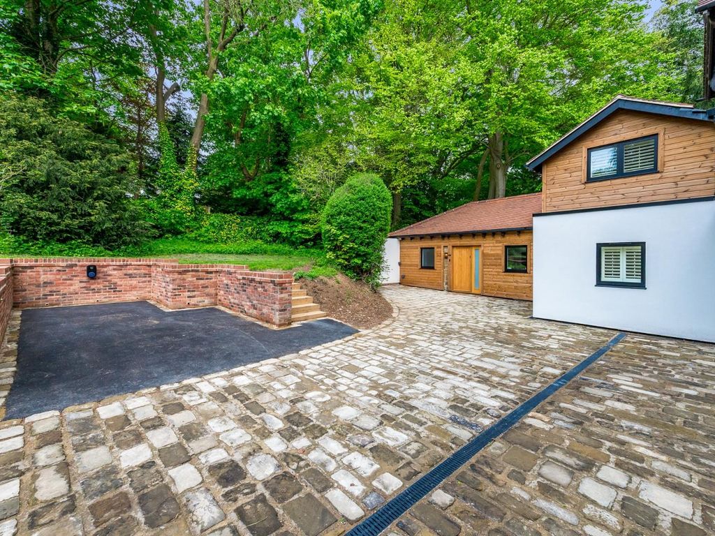 2 bed link detached house for sale in The Mews, Wetherby Road, Oakwood