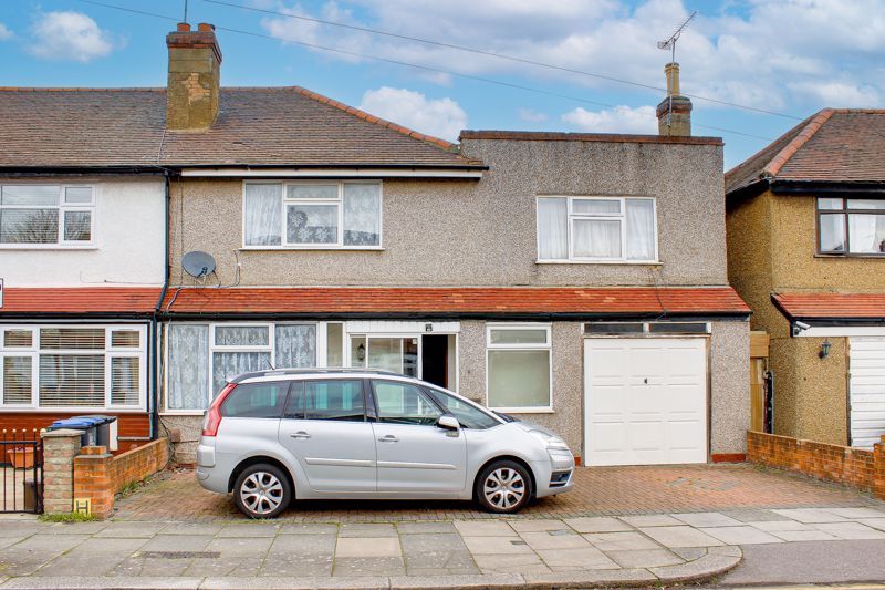 4 bed terraced house for sale in Leyburn Road, London N18 Zoopla