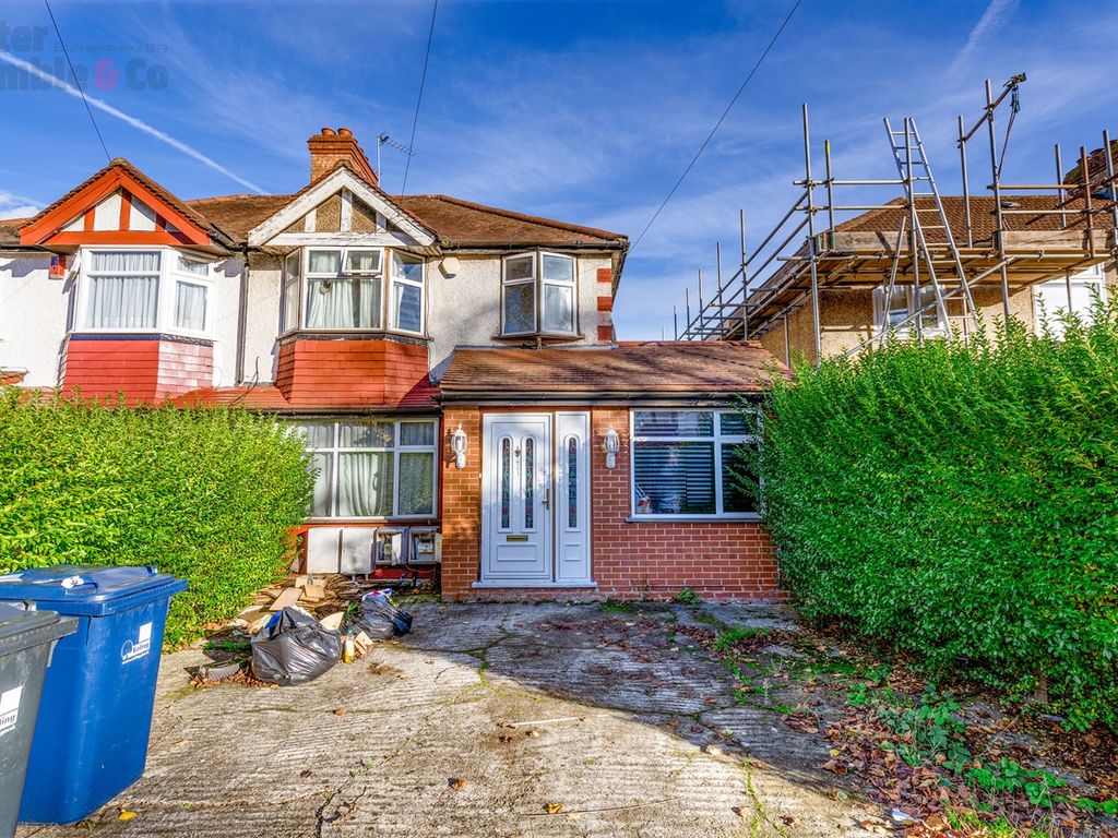 4 bed semidetached house for sale in Empire Road, Perivale, Greenford