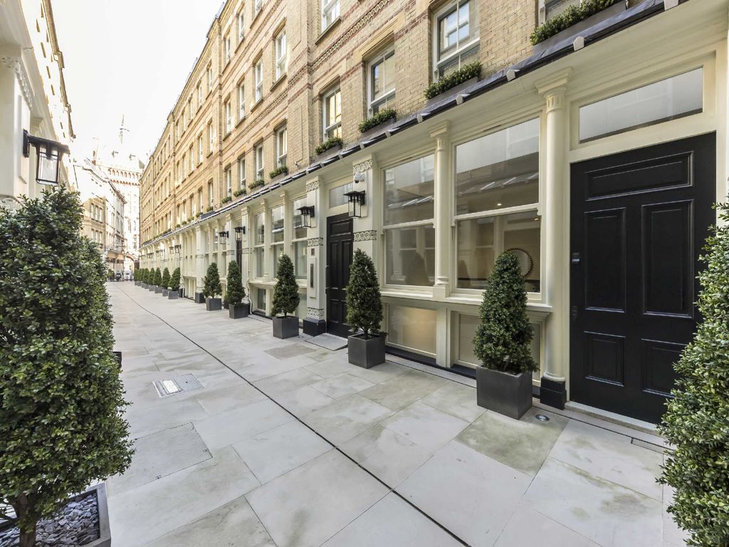 New home, 2 bed flat for sale in Dyer's Buildings, London EC1N, £