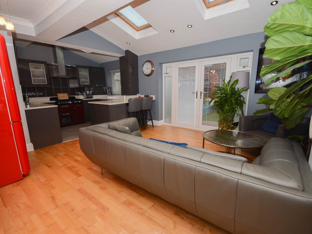 3 bed semidetached house for sale in Margaret Grove, South Shields