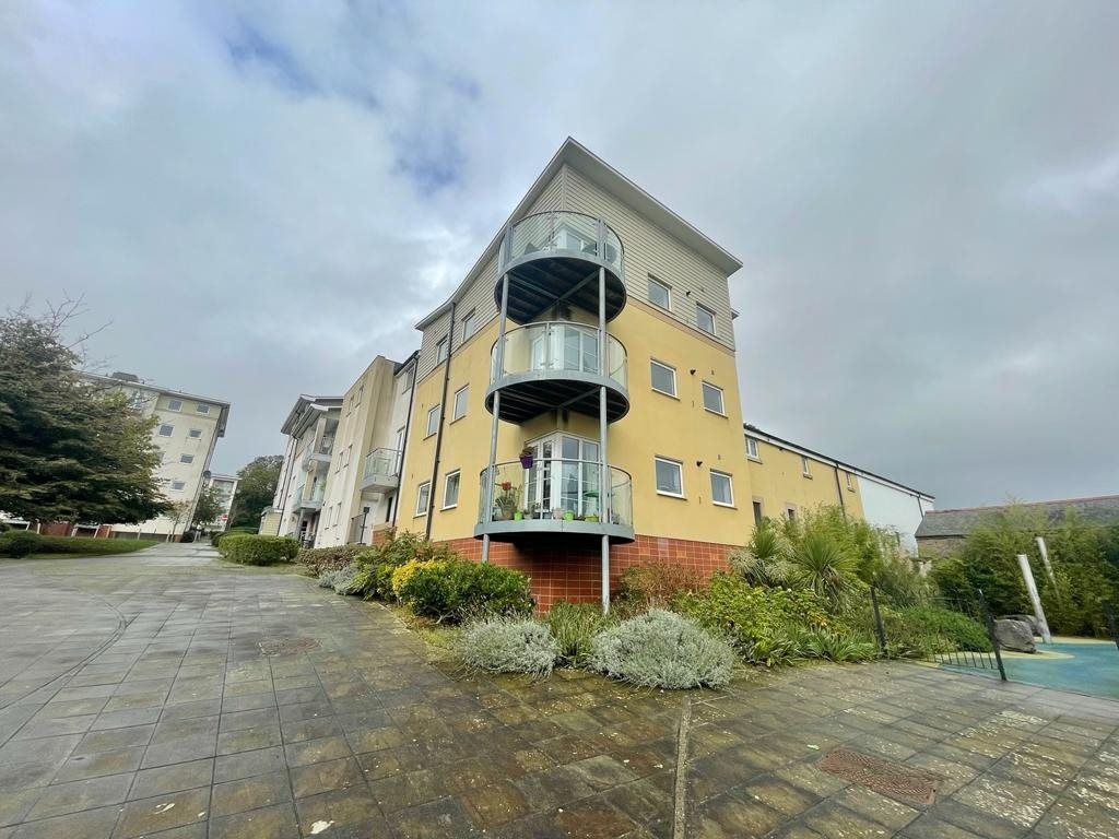 2 bed flat to rent in Oak Hill Road, Torquay, Devon TQ1, £950 pcm Zoopla