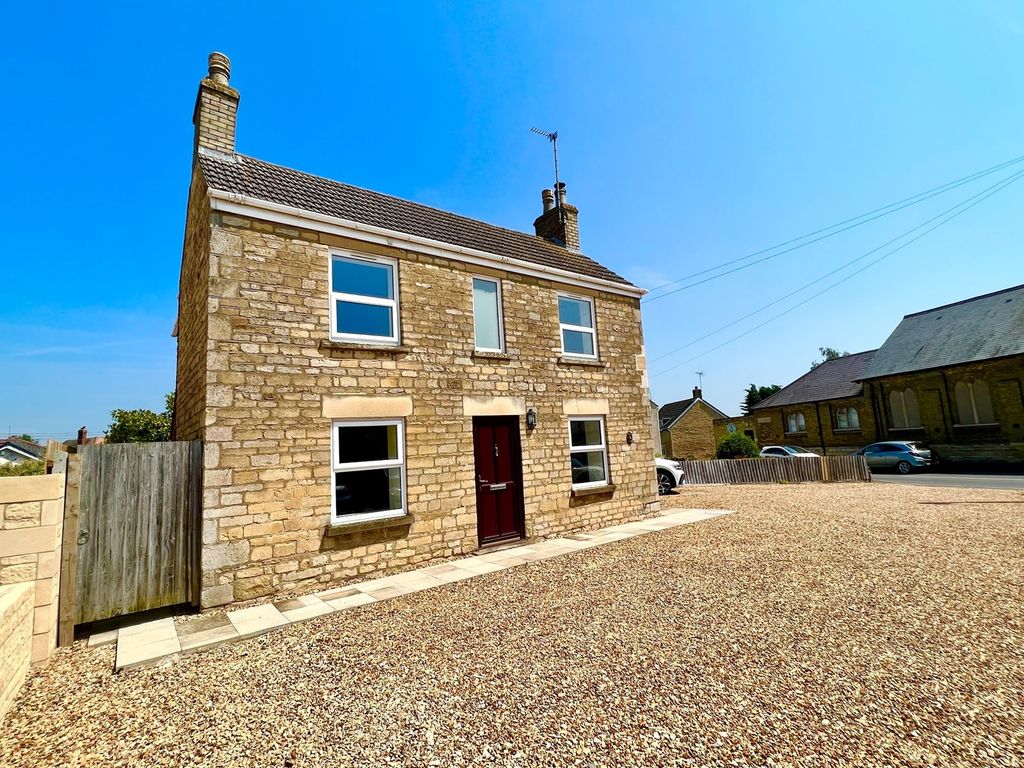 4 bed detached house to rent in Bridge Street, Deeping St James
