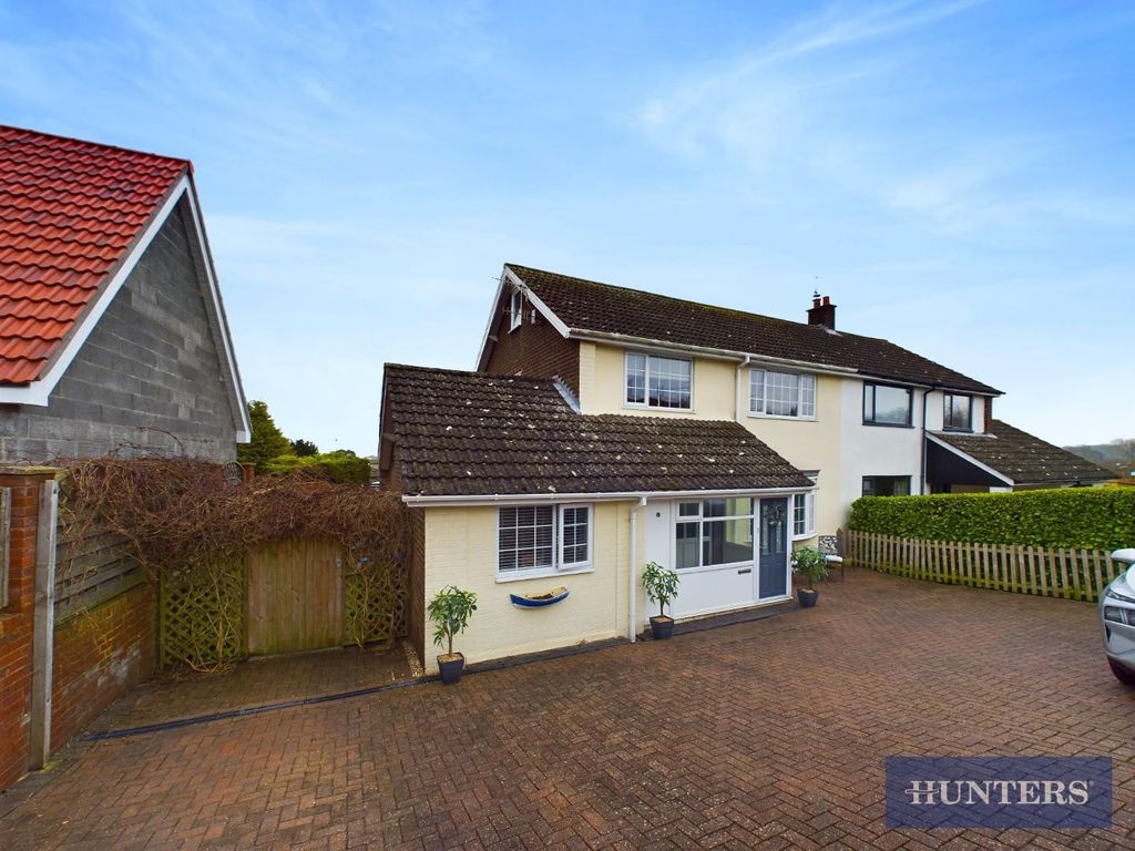 5 bed semidetached house for sale in Bridlington Street, Hunmanby