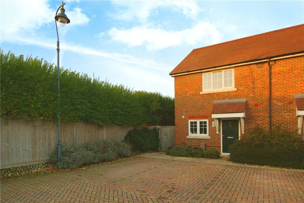 2 bed semidetached house for sale in Priors Orchard, Southbourne