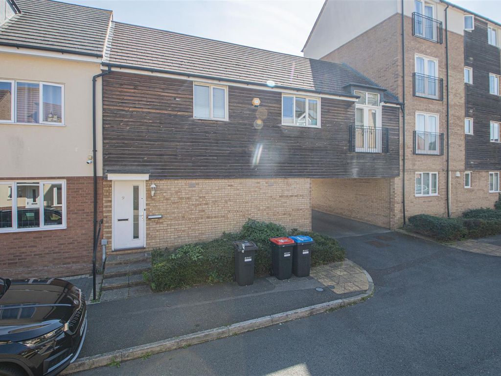 2 bed flat to rent in Blythebridge, Broughton, Milton Keynes MK10, £