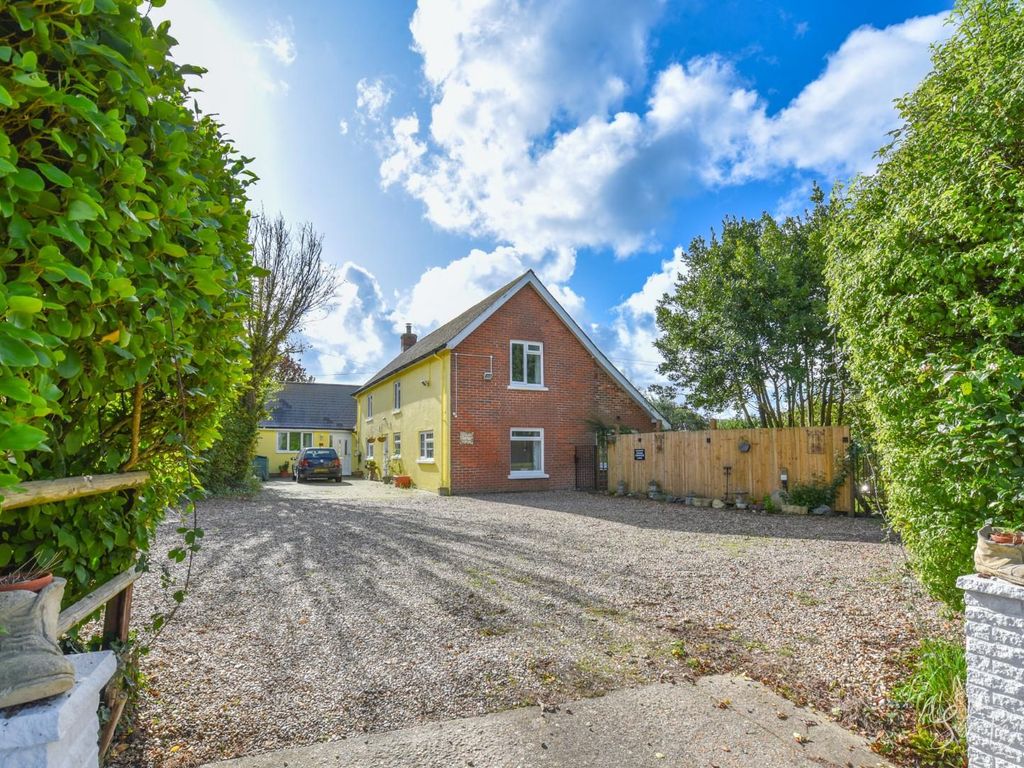 6 bed detached house for sale in Shanklin Road, Sandford, Ventnor PO38, £850,000 Zoopla