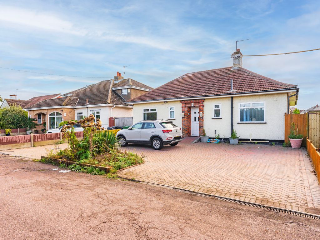 3 bed detached bungalow for sale in Links Road, Gorleston, Great Yarmouth NR31, £390,000 Zoopla