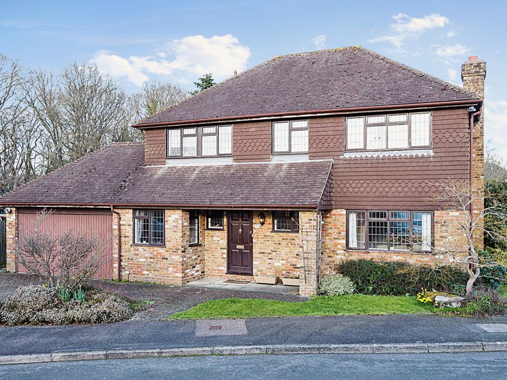 4 bed detached house for sale in Sheringham Close, Staplecross