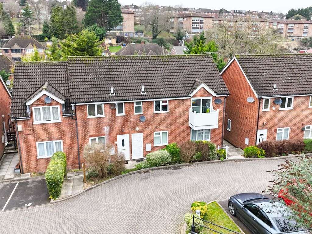 1 bed flat to rent in Carrington Road, High Buckinghamshire