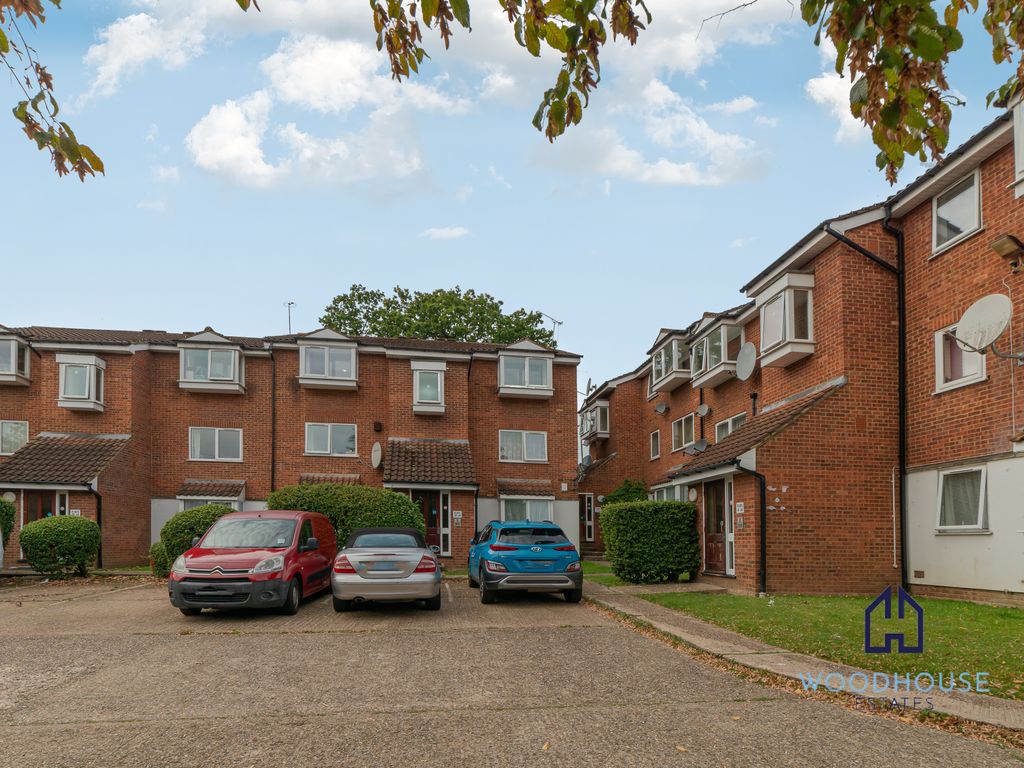 1 bed flat for sale in Poplar Grove, London N11, £264,995 Zoopla