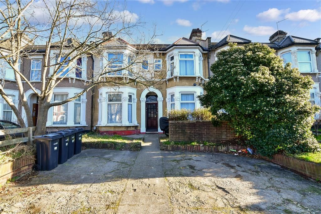 1 bed flat for sale in Northbrook Road, Ilford, Essex IG1, £230,000