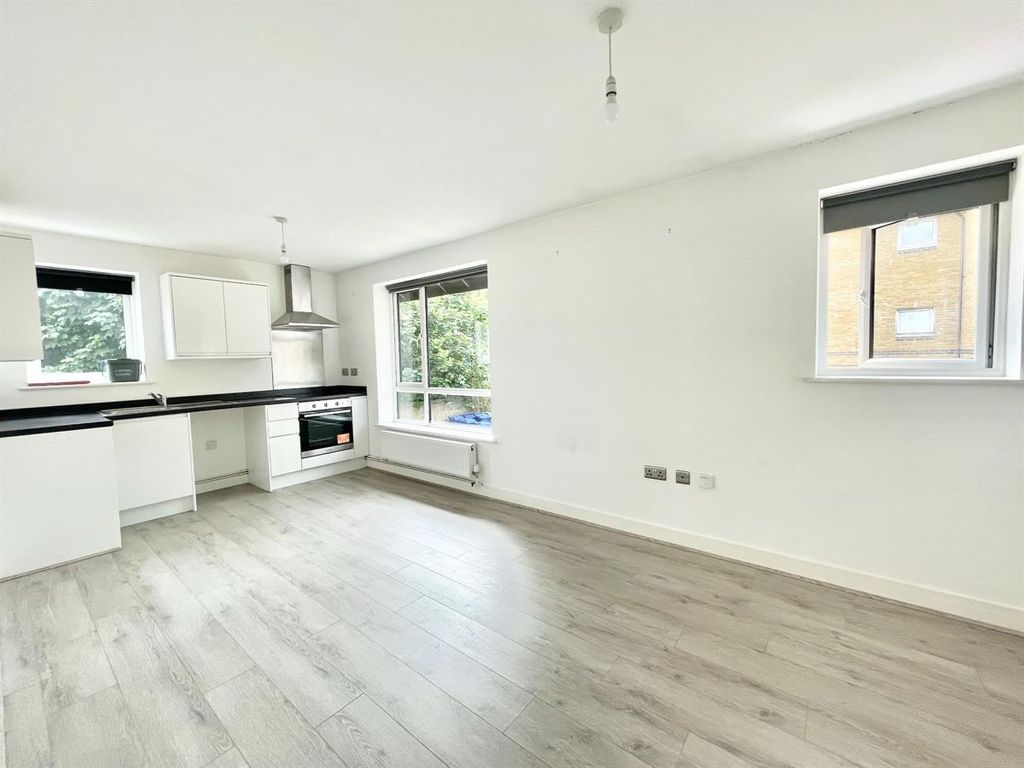 1 bed flat for sale in Ufton Lane, Sittingbourne ME10 Zoopla