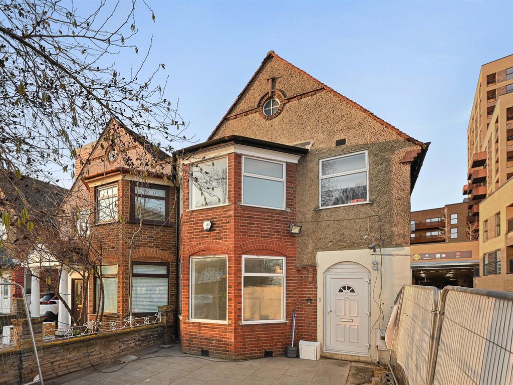 3 bed semidetached house for sale in East Acton Arcade, Old Oak Common