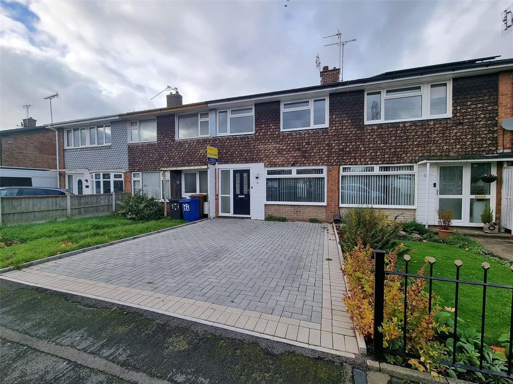 3 bed terraced house for sale in Harrow Drive, BurtonOnTrent